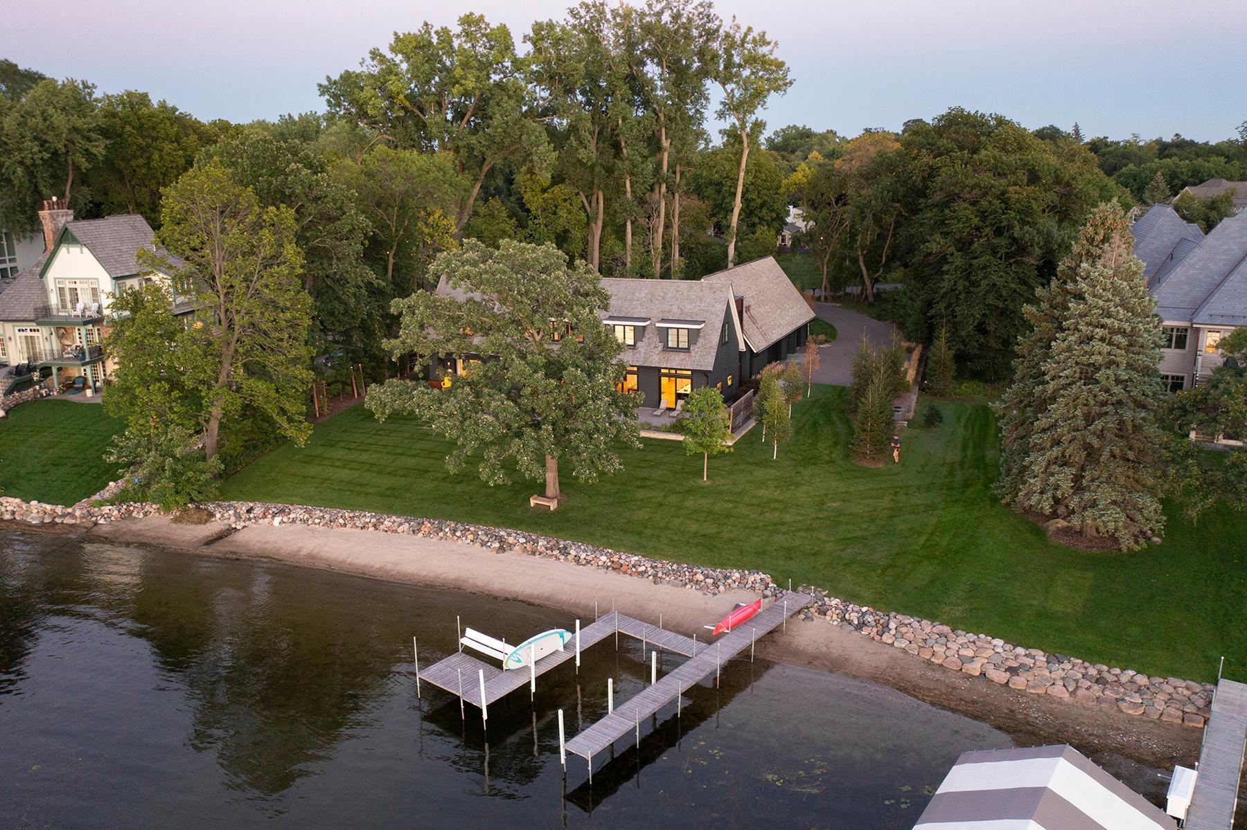 16624 Grays Bay Blvd