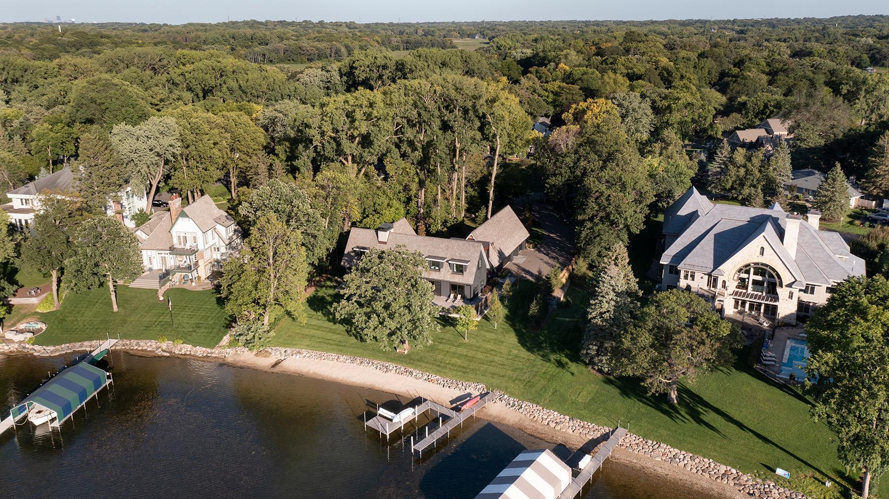 16624 Grays Bay Blvd