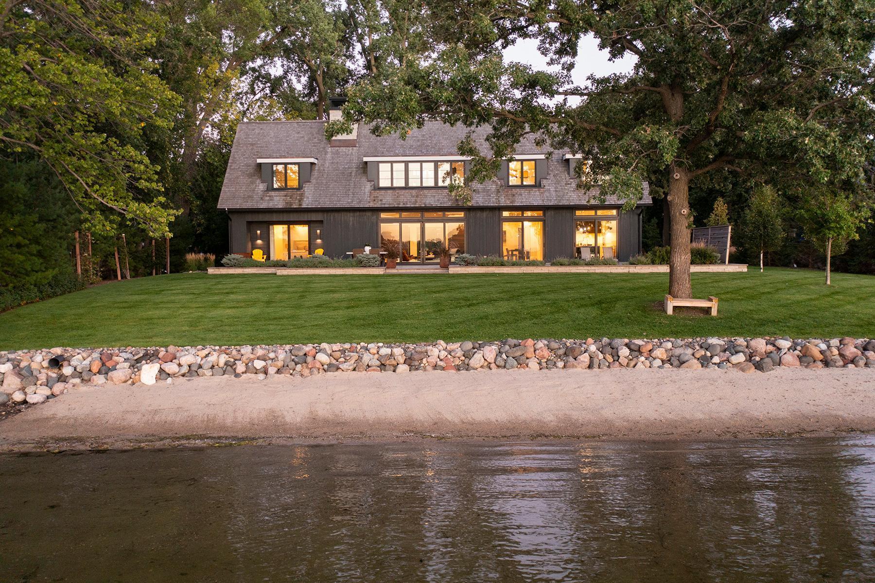 16624 Grays Bay Blvd