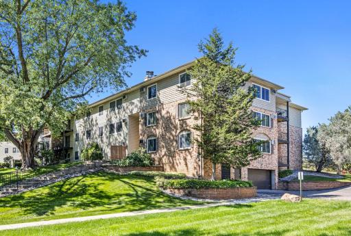10301 Cedar Lake Road, 310, Minnetonka, MN 55305
