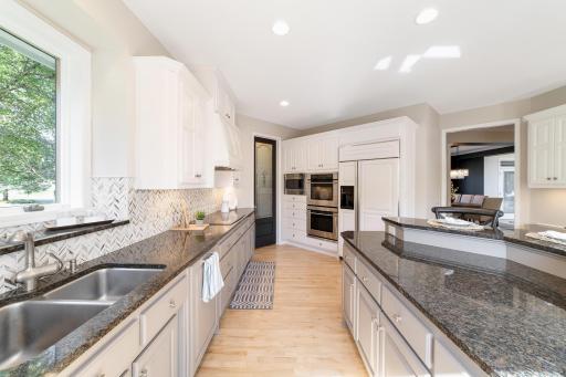 10677 Sonoma Ridge, Eden Prairie, MN 55347
