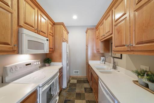 10677 Sonoma Ridge, Eden Prairie, MN 55347