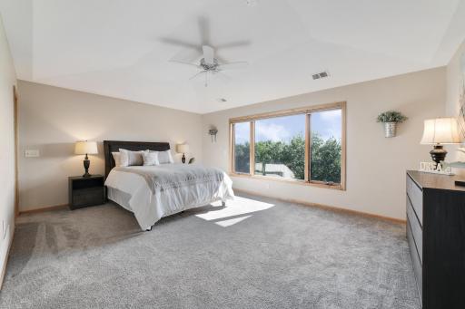 10677 Sonoma Ridge, Eden Prairie, MN 55347