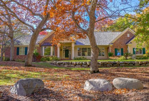 3 Black Lake Court, North Oaks, MN 55127