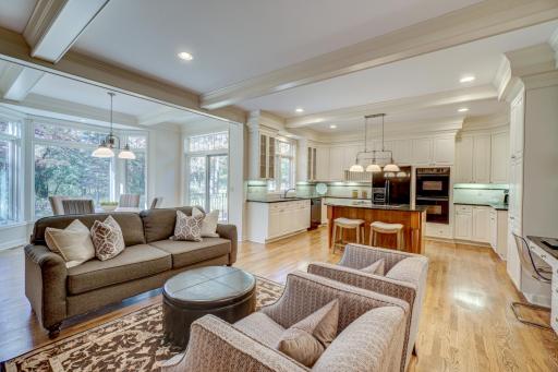 3 Black Lake Court, North Oaks, MN 55127