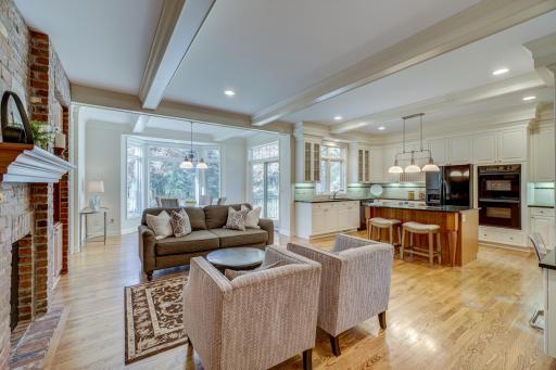 3 Black Lake Court, North Oaks, MN 55127