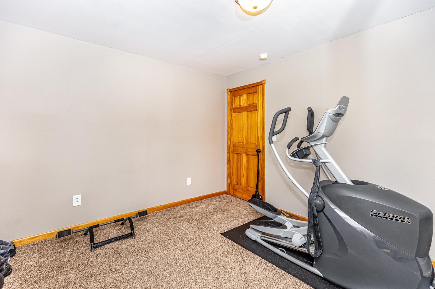 Bedroom 4b.jpg