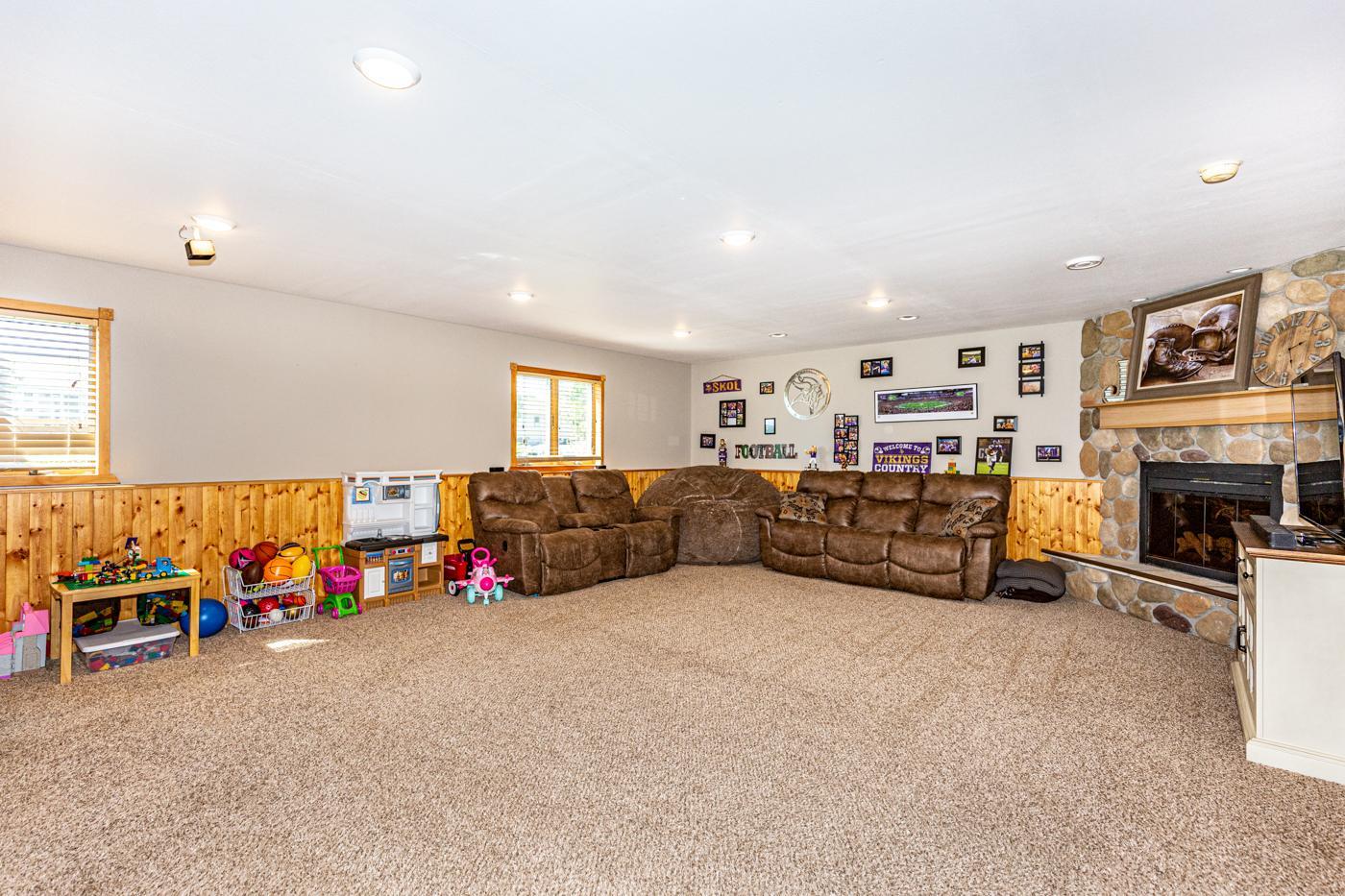 Family Room 1.jpg