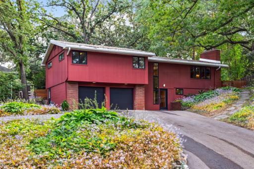 Live on the best block in the neighborhood across from Lake Johanna