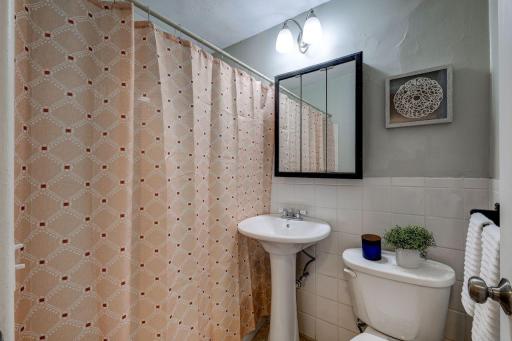 13-print-Bathroom.jpg
