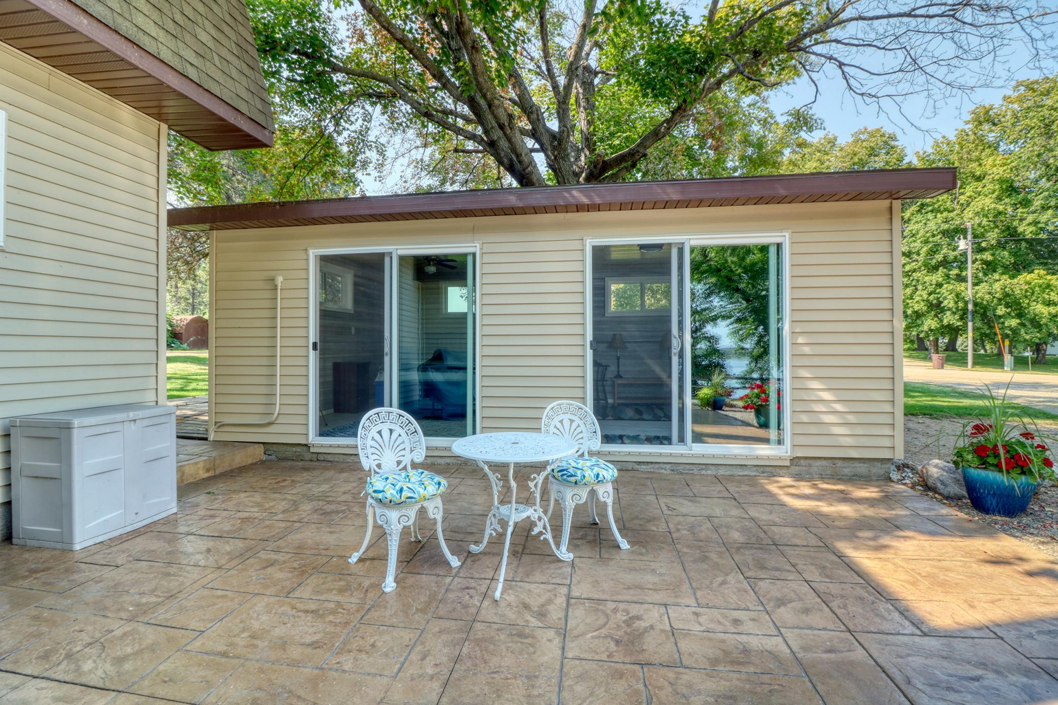 Guesthouse_exterior.jpg