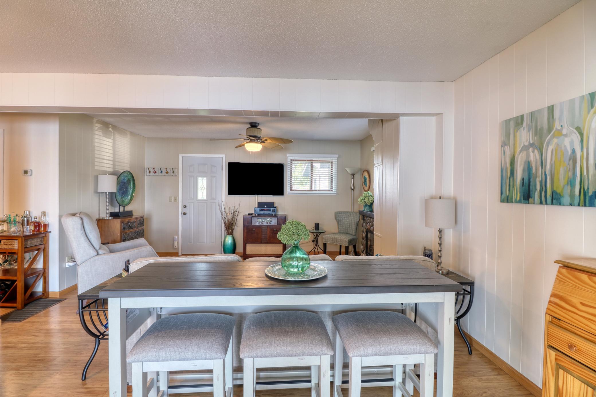Living Area1_.jpg