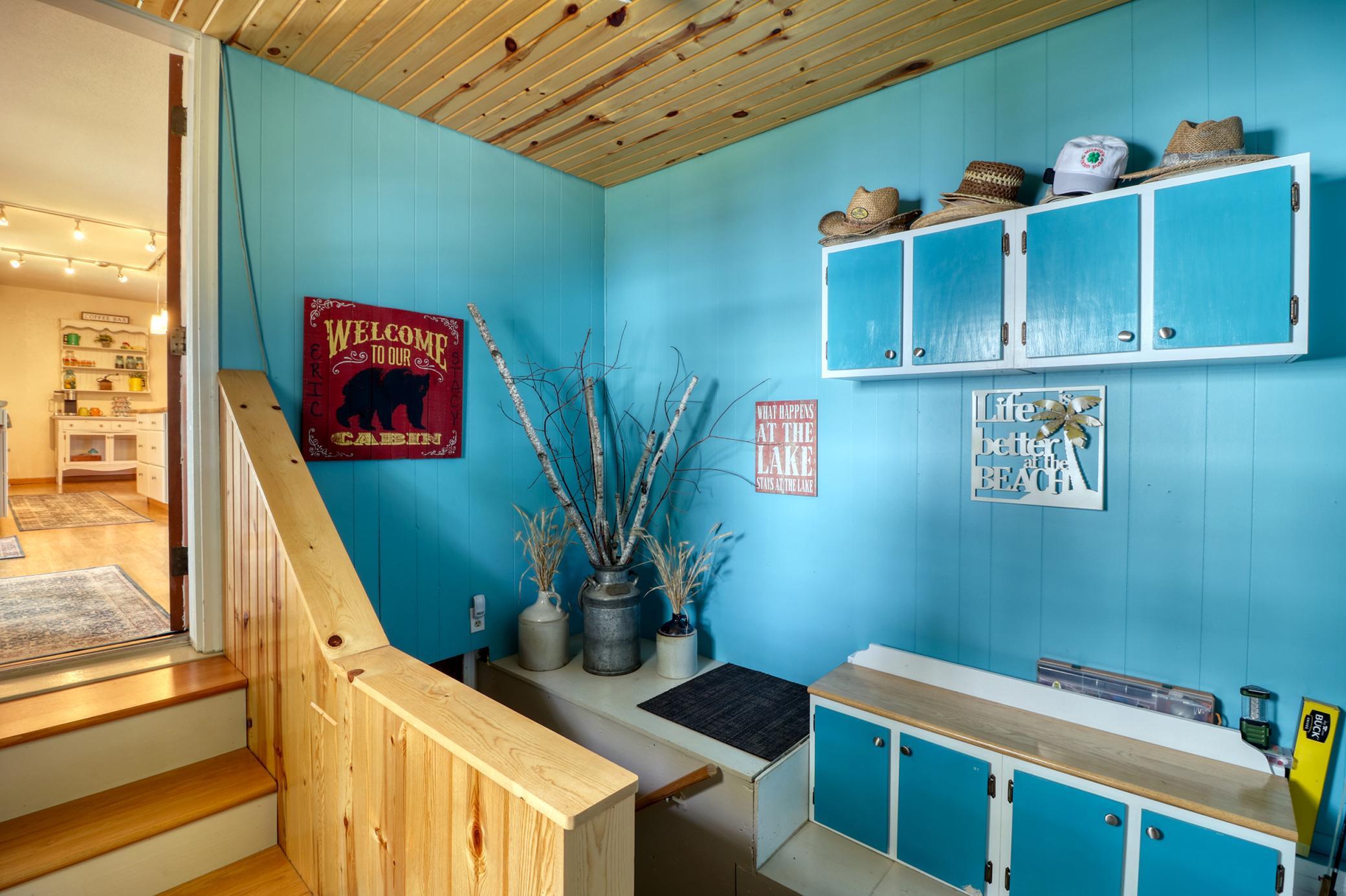 Mudroom1_1.jpg