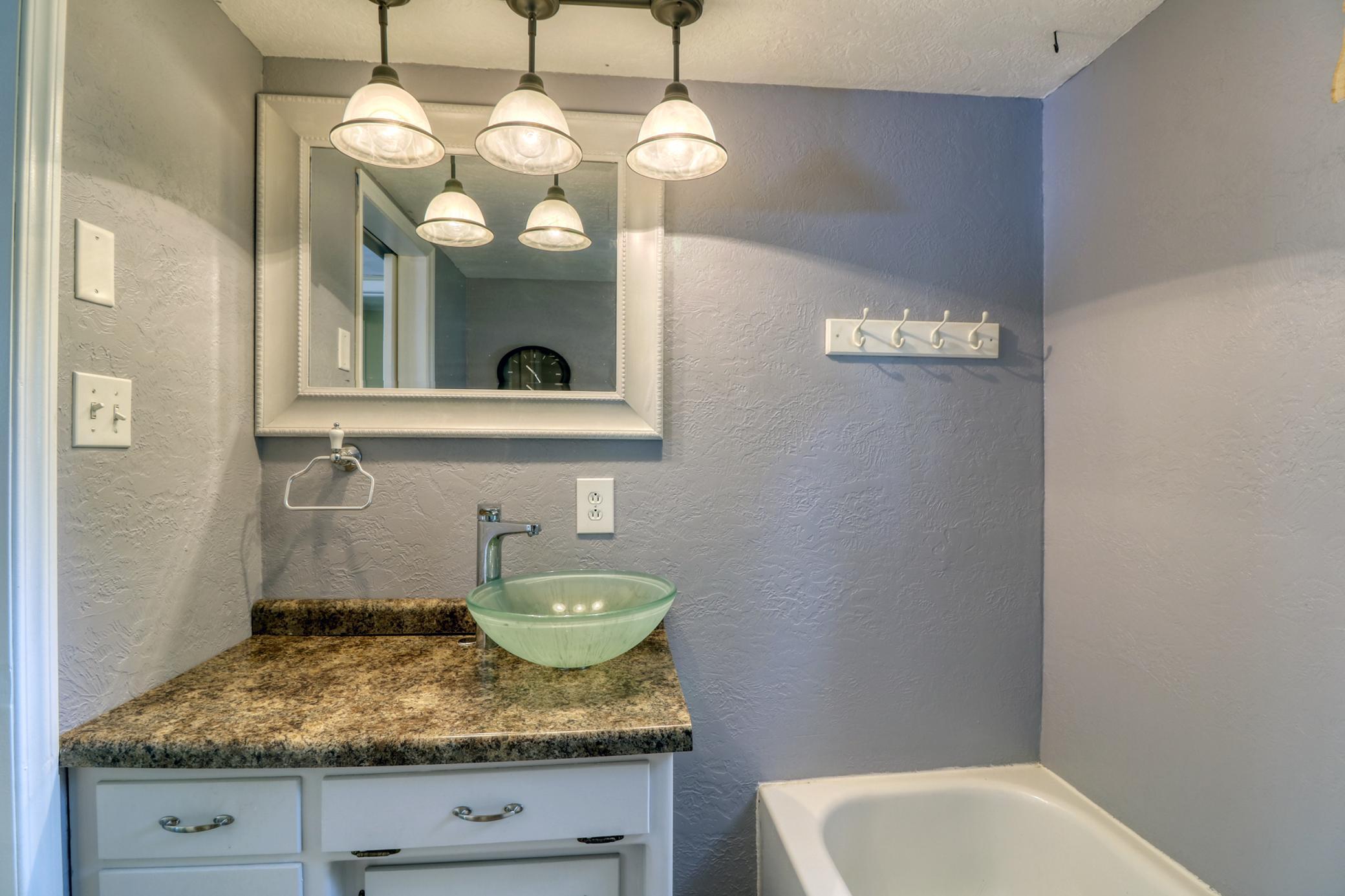 Upstairs Bathroom1_1.jpg