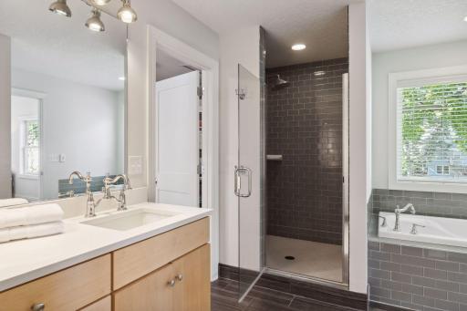 5540 Saint Johns Avenue, Edina, MN 55424