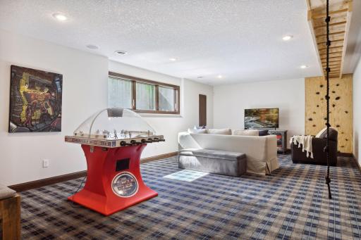 5540 Saint Johns Avenue, Edina, MN 55424