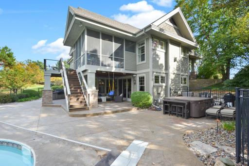 325 Lindsay Road, Hudson, WI 54016