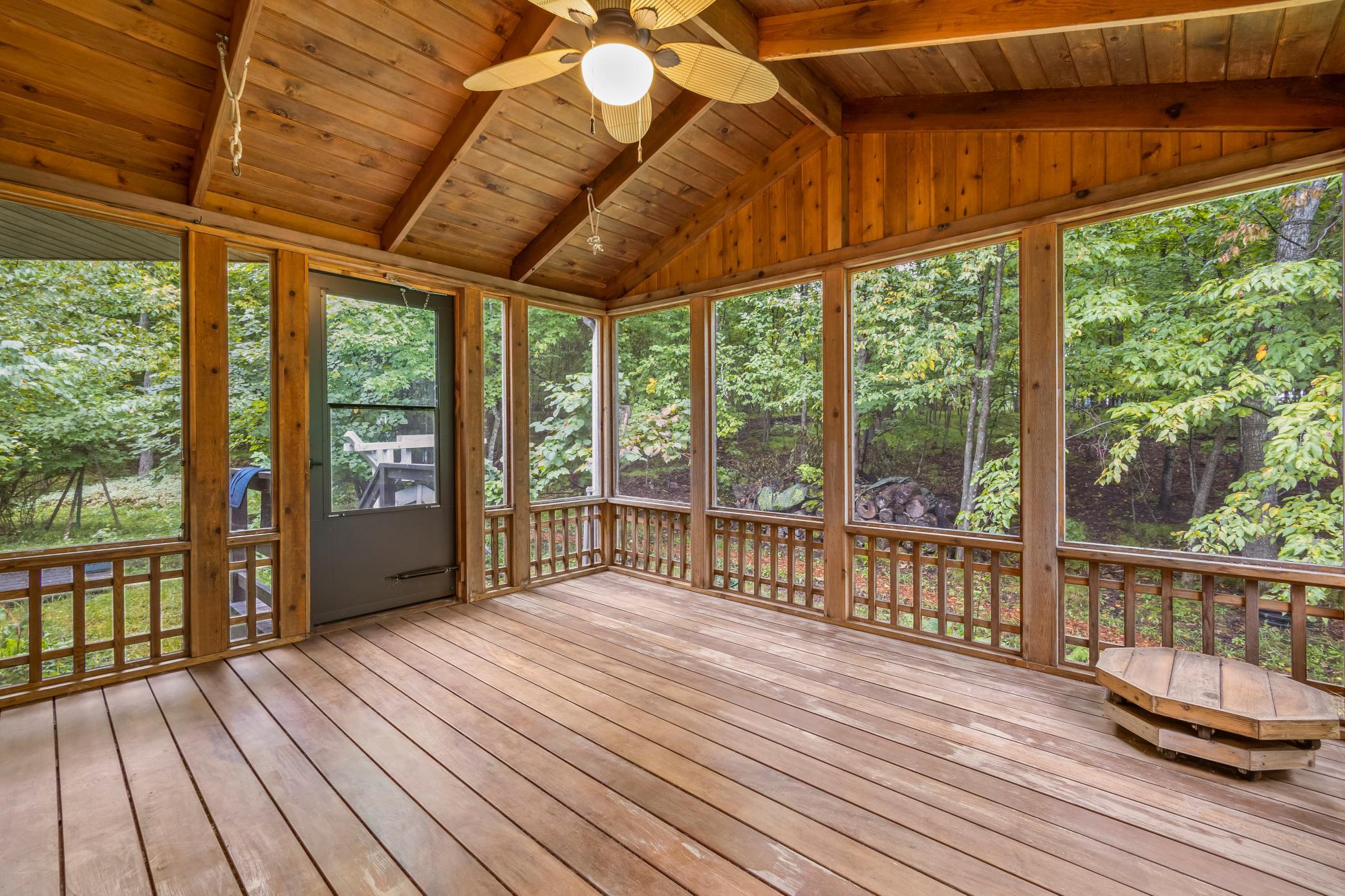 Screened Porch.jpg
