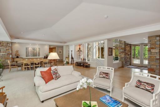 The captivating tree top vistas will draw you in to the open living/dining area where one can experience a true sanctuary.