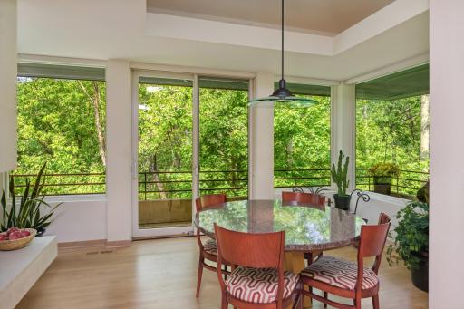 Enjoy daily dining while sitting among the treetops.