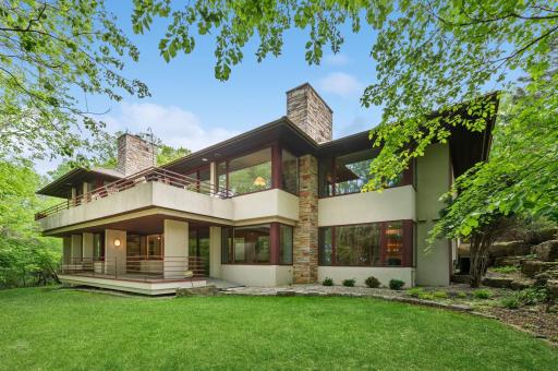 8800 Deer Ridge Lane, Bloomington, MN 55438