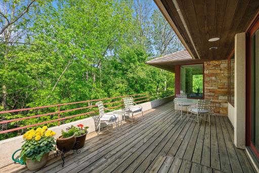 Gather here and enjoy the natural vistas.