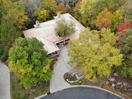 8800 Deer Ridge Lane, Bloomington, MN 55438