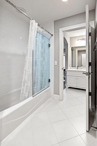 Jack/Jack bathroom has shared tub/shower/toilet but separate vanities for each bedroom