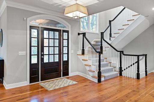 7009 Lee Valley Circle, Edina, MN 55439