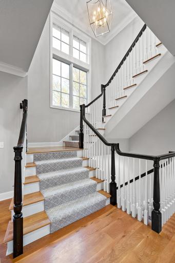 7009 Lee Valley Circle, Edina, MN 55439