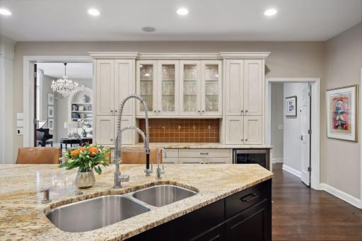 1300 French Creek Drive, Wayzata, MN 55391