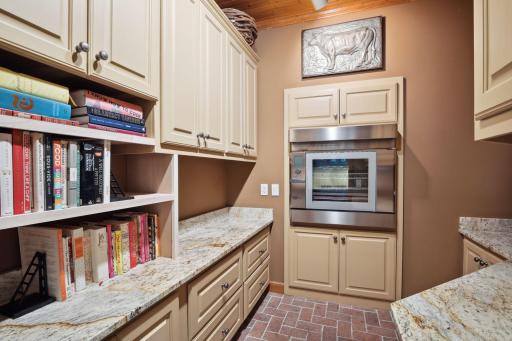 1300 French Creek Drive, Wayzata, MN 55391