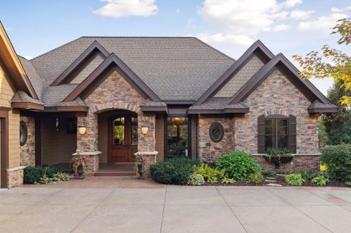 2935 Jonquil Trail N, Lake Elmo, MN 55042