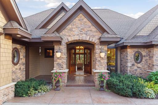 2935 Jonquil Trail N, Lake Elmo, MN 55042