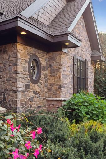 2935 Jonquil Trail N, Lake Elmo, MN 55042