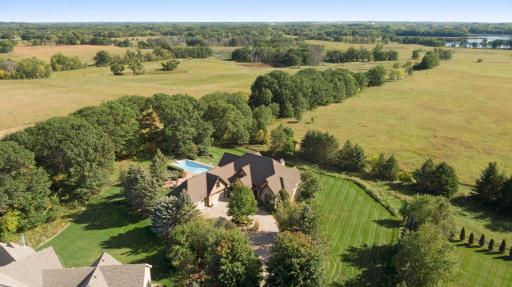 2935 Jonquil Trail N, Lake Elmo, MN 55042
