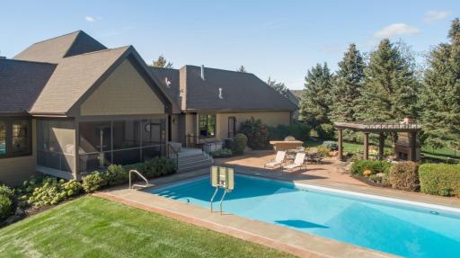 2935 Jonquil Trail N, Lake Elmo, MN 55042