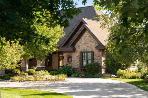 2935 Jonquil Trail N, Lake Elmo, MN 55042