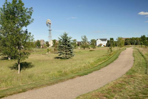 2935 Jonquil Trail N, Lake Elmo, MN 55042