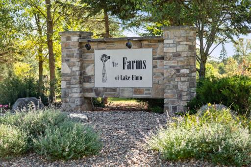 2935 Jonquil Trail N, Lake Elmo, MN 55042