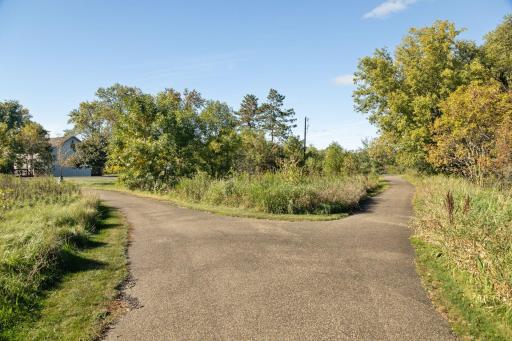 2935 Jonquil Trail N, Lake Elmo, MN 55042