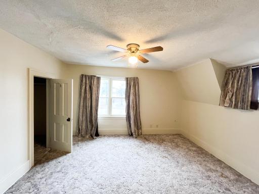 1402 East Avenue, Worthington, MN 56187