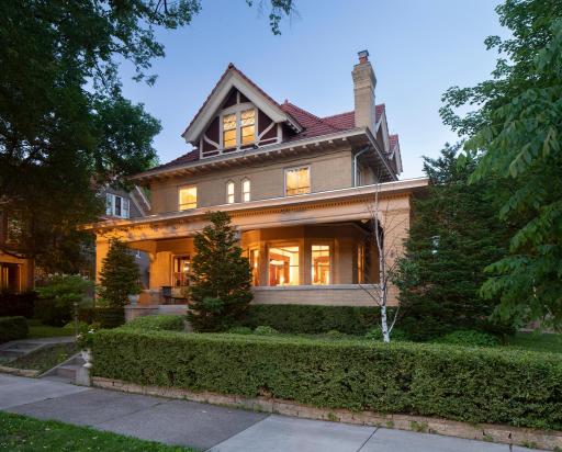 1725 Dupont Avenue S, Minneapolis, MN 55403