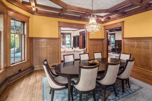 1725 Dupont Avenue S, Minneapolis, MN 55403