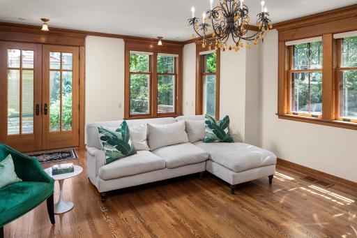 1725 Dupont Avenue S, Minneapolis, MN 55403