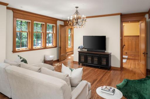 1725 Dupont Avenue S, Minneapolis, MN 55403