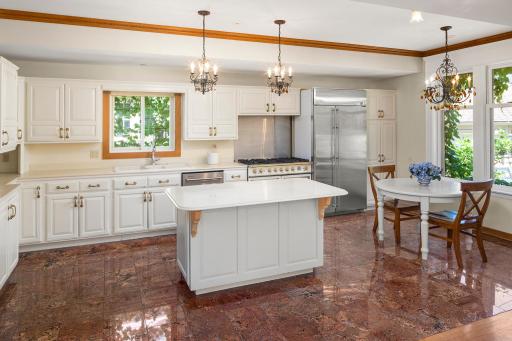 1725 Dupont Avenue S, Minneapolis, MN 55403