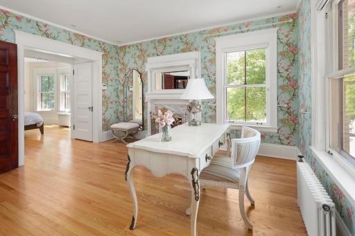 1725 Dupont Avenue S, Minneapolis, MN 55403