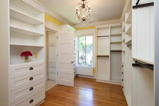 1725 Dupont Avenue S, Minneapolis, MN 55403