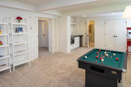 1725 Dupont Avenue S, Minneapolis, MN 55403